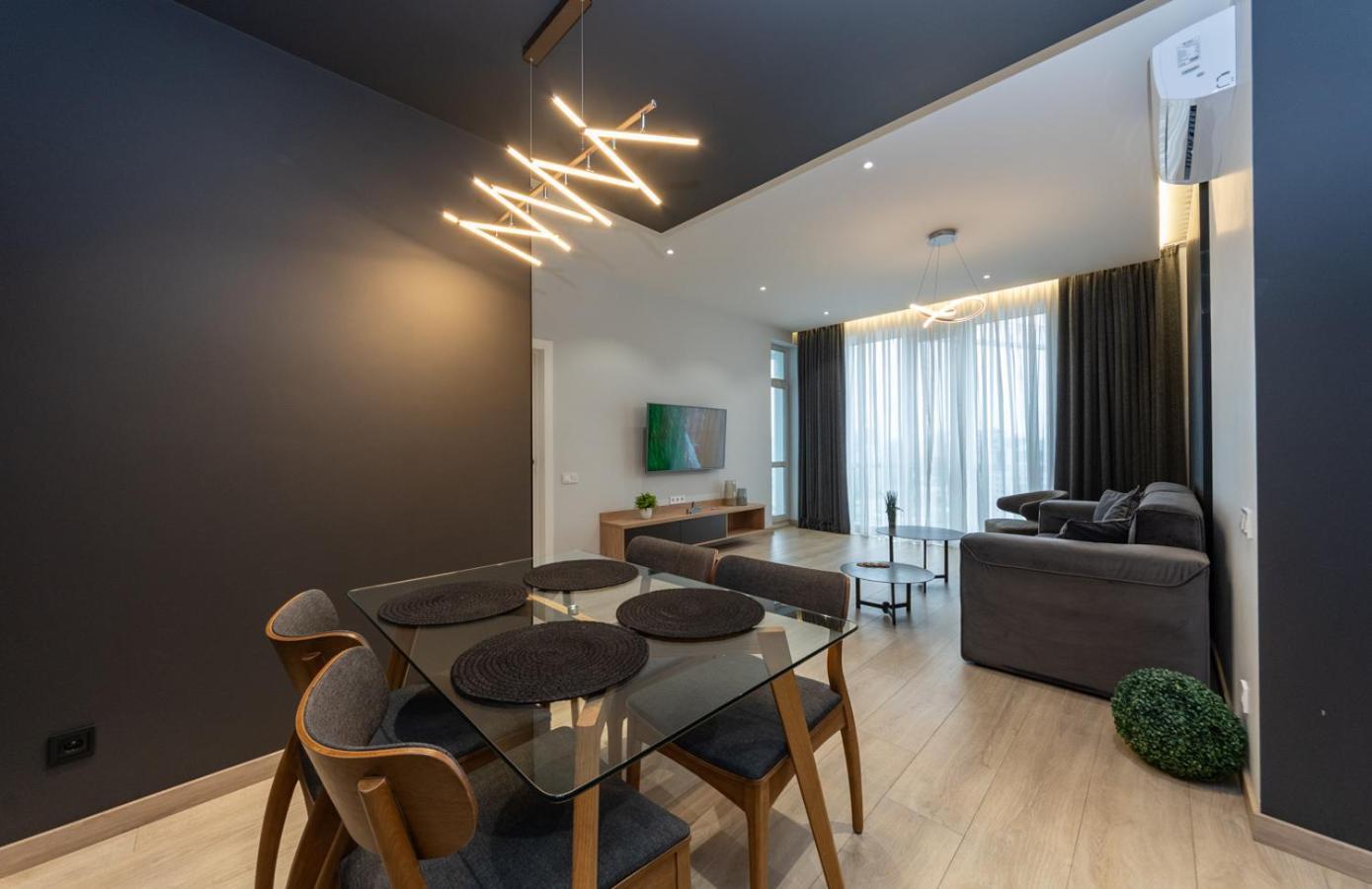 Royal Tower Residence Big Vip Apartment In Center Floor 27 Kyjev Exteriér fotografie