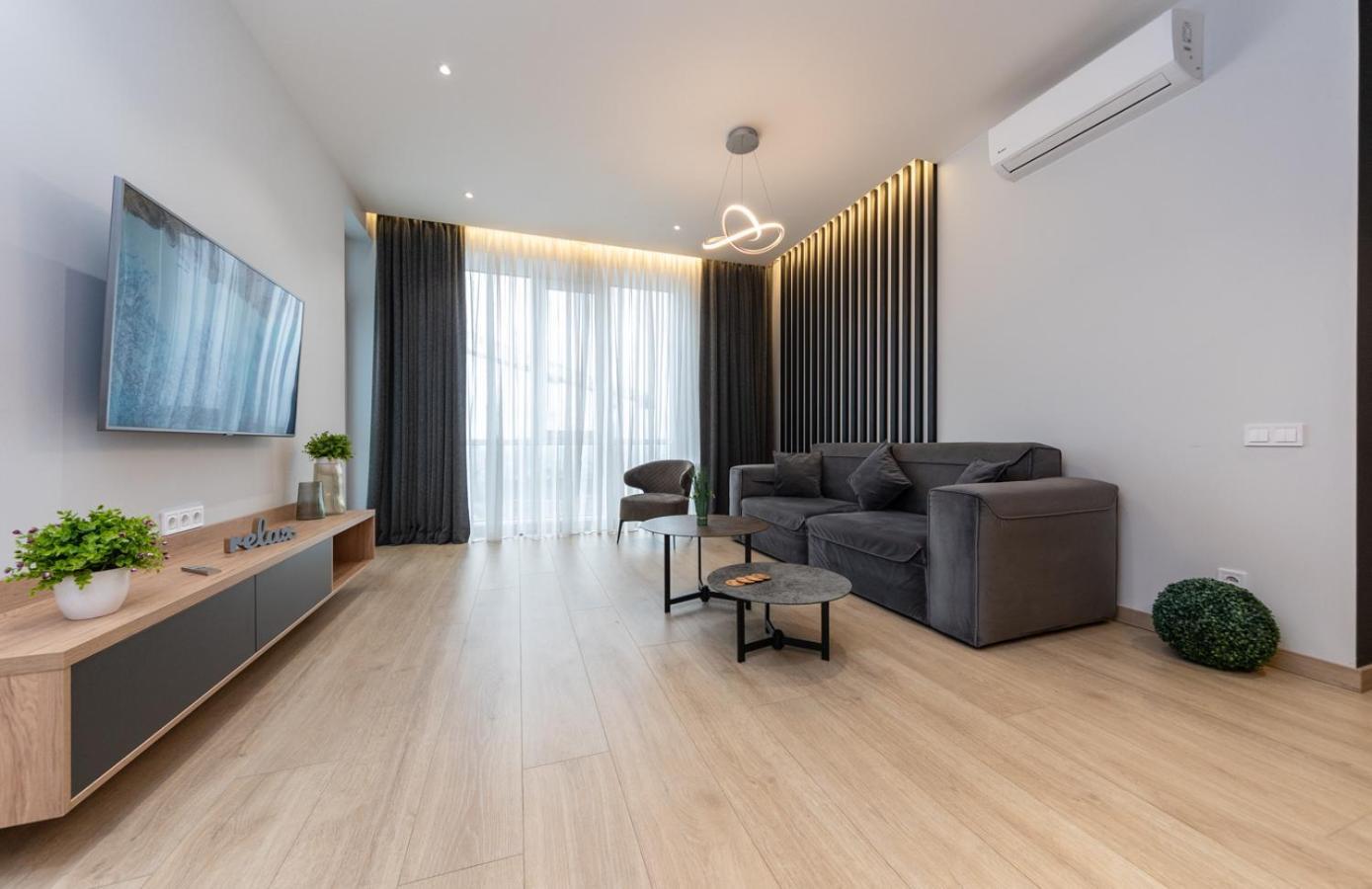 Royal Tower Residence Big Vip Apartment In Center Floor 27 Kyjev Exteriér fotografie