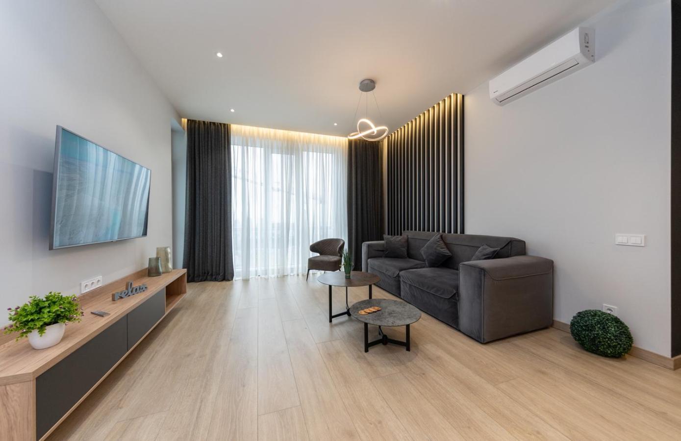 Royal Tower Residence Big Vip Apartment In Center Floor 27 Kyjev Exteriér fotografie